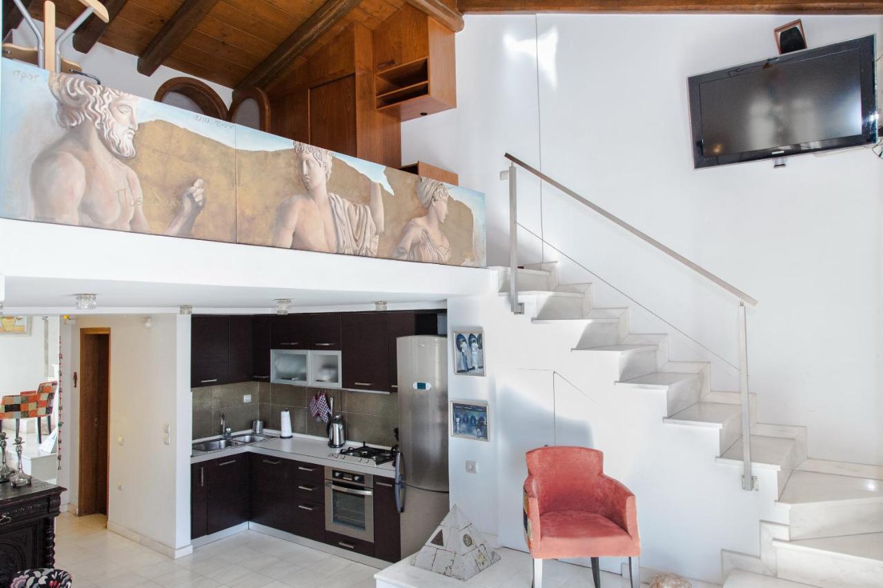 Unique Apt W/ Veranda Walking Distance To Sites Appartamento Atene Esterno foto